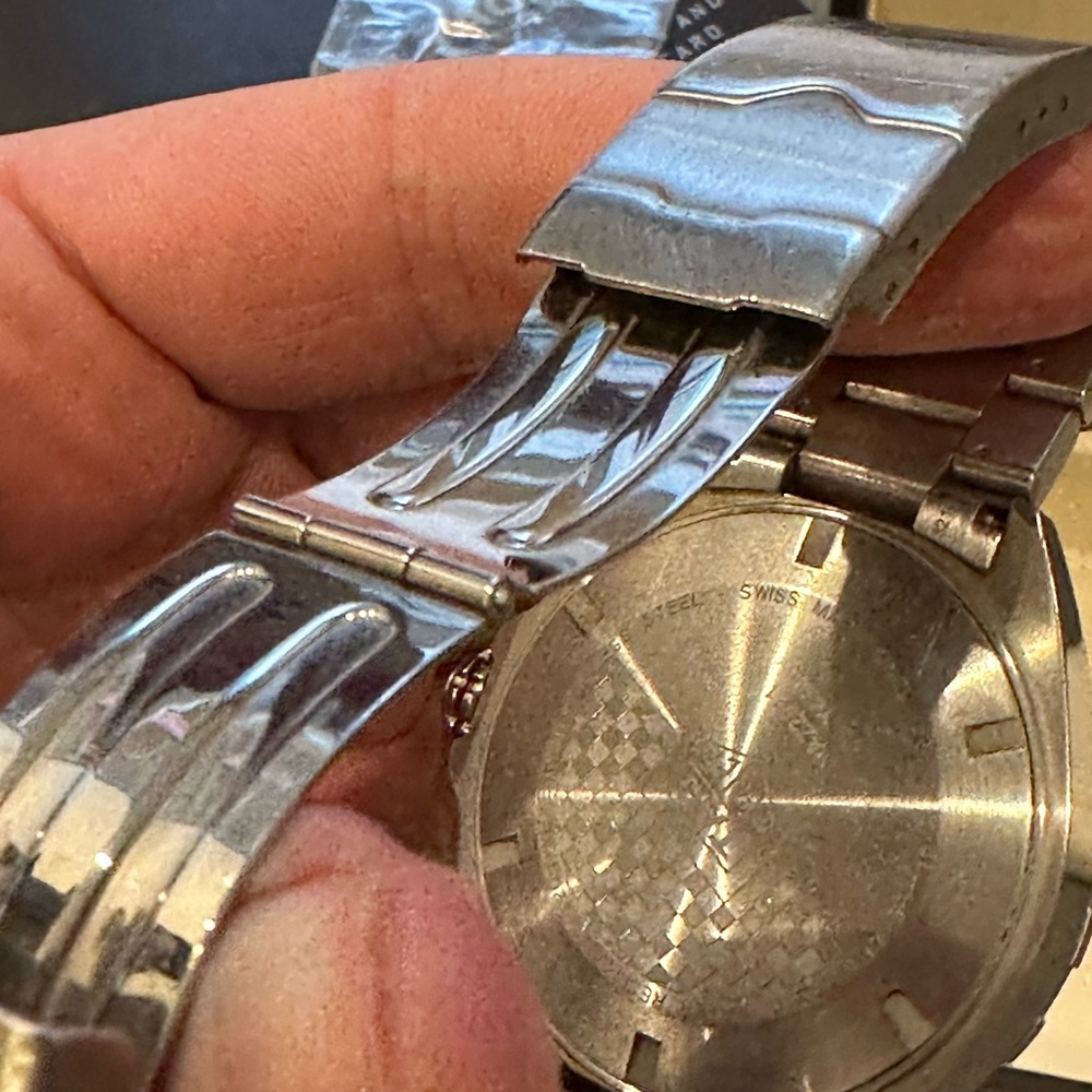 TAG Heuer Formula 1 Calibre 5 Silver Watch with Black Dial - Picture 5 of 15